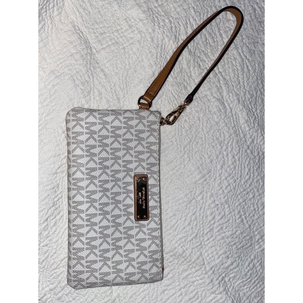 Michael Kors Wristlet